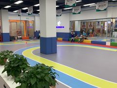 -米高蓝斯克国际轮滑中心(中铁建店)