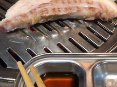 厚切猪肉-·缸桶屋·韩式牛肋条自助烤肉(西湖D11店)