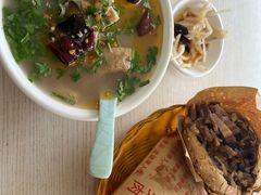 -洪峰浩老北京烧饼夹肉(角门路店)