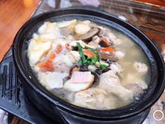 -阿鹏故事云南野生菌火锅(人民路店)
