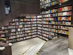 -钟书阁(群光广场店)