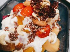 -悦享绿山墙西餐厅