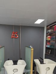 -阿三造型烫染•接发