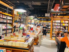 -SISYPHE BOOKS西西弗书店(龙湖滨江天街店)