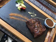 -悦享绿山墙西餐厅