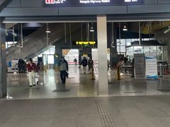 -康新公路(地铁站)