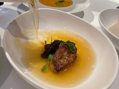 意式鸭肝饺子配牛肉清汤-AZUR聚(香格里拉饭店)