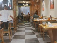 大堂-深巷家味馆.湖北头牌红烧鱼头拌饭(黄陂店)