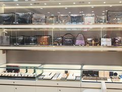 -恒一珠宝·回收黄金钻石奢侈品(灵岩南路店)