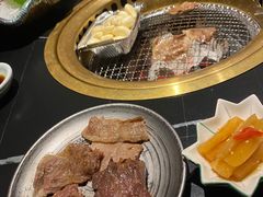 -山川小町·极番烧肉(新地假日广场店)