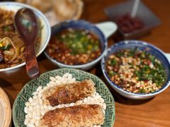 -包整·丝娃娃(一览甲秀楼风景店)