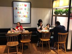 用餐区-肯德基(大桥北服务区东店)