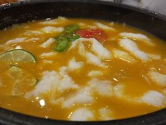 -香巴拉云南餐厅(华莱坞店)