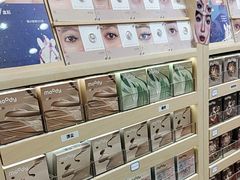 -moody彩瞳(环宇城店)