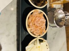 -尚尚仙·酸汤猪手·猪肚鸡火锅(华联万柳购物中心店)