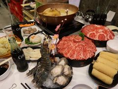 -鲜入围煮花胶鸡海鲜火锅