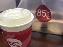 -85度C(生甜甜圈研究工坊·上海平凉店)