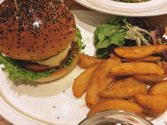 招牌牛肉汉堡-UPPER KITCHEN(延安路店)