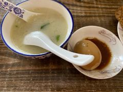 葱油面配鱼汤-鱼汤面