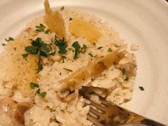 -MONICH牛排融合餐厅(和义大道购物中心店)