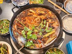 -鸿顺老铁锅美蛙鱼府(解放碑店)