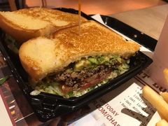-The Habit Burger Grill 哈比特汉堡(复兴soho店)