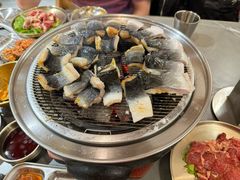 -围炉肉舍丹东海鲜烤肉·烤活鳗(步行街店)
