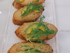 -丽莎沙拉轻食餐厅(国贸店)