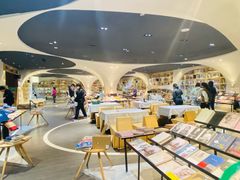 -钟书阁(珍园店)