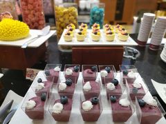 蓝莓慕斯-OPEN開全日自助餐厅·西餐·海鲜(佛山希尔顿酒店)