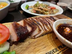 烧猪颈肉-大头虾越式风味餐厅(光明广场店)