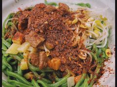 油泼精瘦肉臊子菠菜面-手擀菠菜面(西康路店)