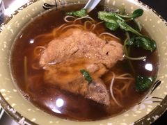 红烧大排面-京城小江南·土菜馆·蒸白鱼(东四十条店)