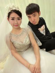 点击看大图 -艾米丽婚纱礼服