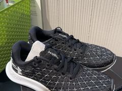 -UNDER ARMOUR(新燕莎奥莱店)