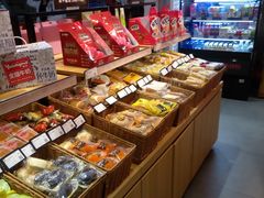 零售区-来伊份(龙之梦长宁店)