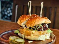 凤梨烟熏牛胸肉大汉堡-ONE SMILE 美式烟熏慢烤(壹方汇店)