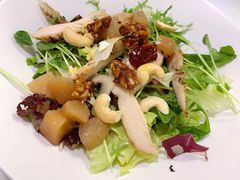 焦糖核桃梨子与多种芝士鸡肉沙拉-娜娜家•Nana’s restaurant (爱琴海店)
