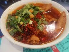 -马路边边串串香形象店(磐石路店)