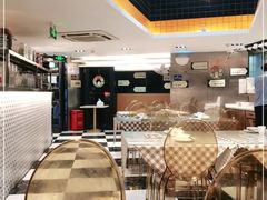-新大咀港式茶餐厅(宝山万达店)