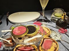 惠灵顿牛排-弦月窗LUNETTE BY AMANDA(复兴路店)