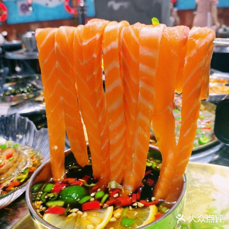 这口三文鱼面可把我香迷糊啦‼️