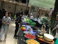 自助取餐区-天宇菲尔德·花园西餐厅·海鲜自助餐