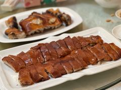 当红乳猪全体-玛宝鲜海鲜酒家
