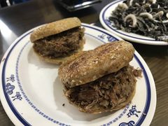 烧饼夹肉-老爆肚满五香烧牛羊肉