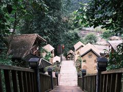 -天门沟九州驿站树上汤泉