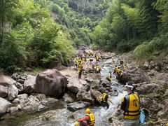 -安吉龙王山峡谷漂流