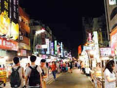 -六合夜市