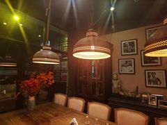 -SISTERS BAR RESTAURANT川意酒馆(嘉善老市H楼店)