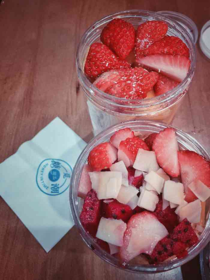 觅糖潮甜品店-"芒果芋圆冰芒果不新鲜 芋圆不好吃 牛奶.